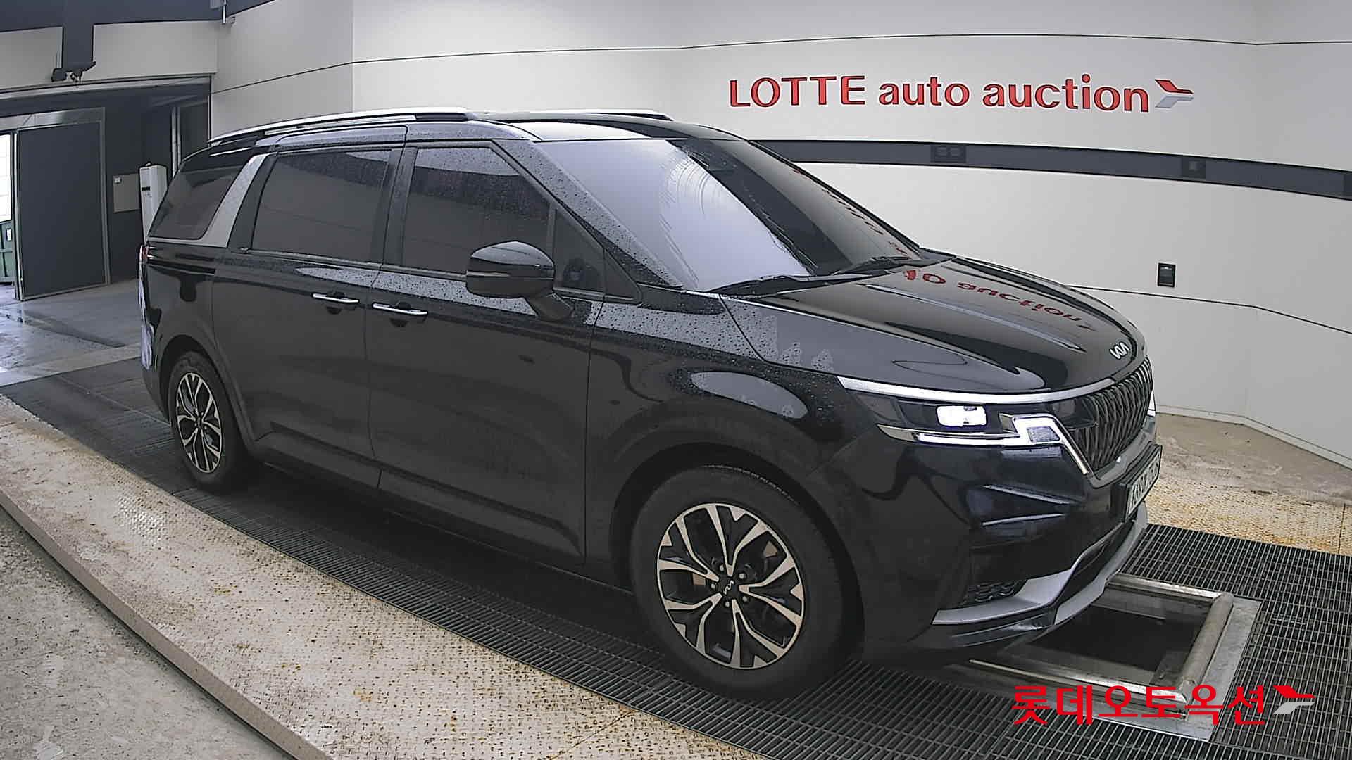 2023 - kia carnival
