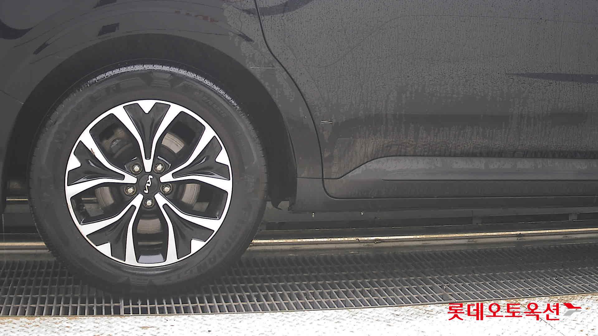 2023 - kia carnival