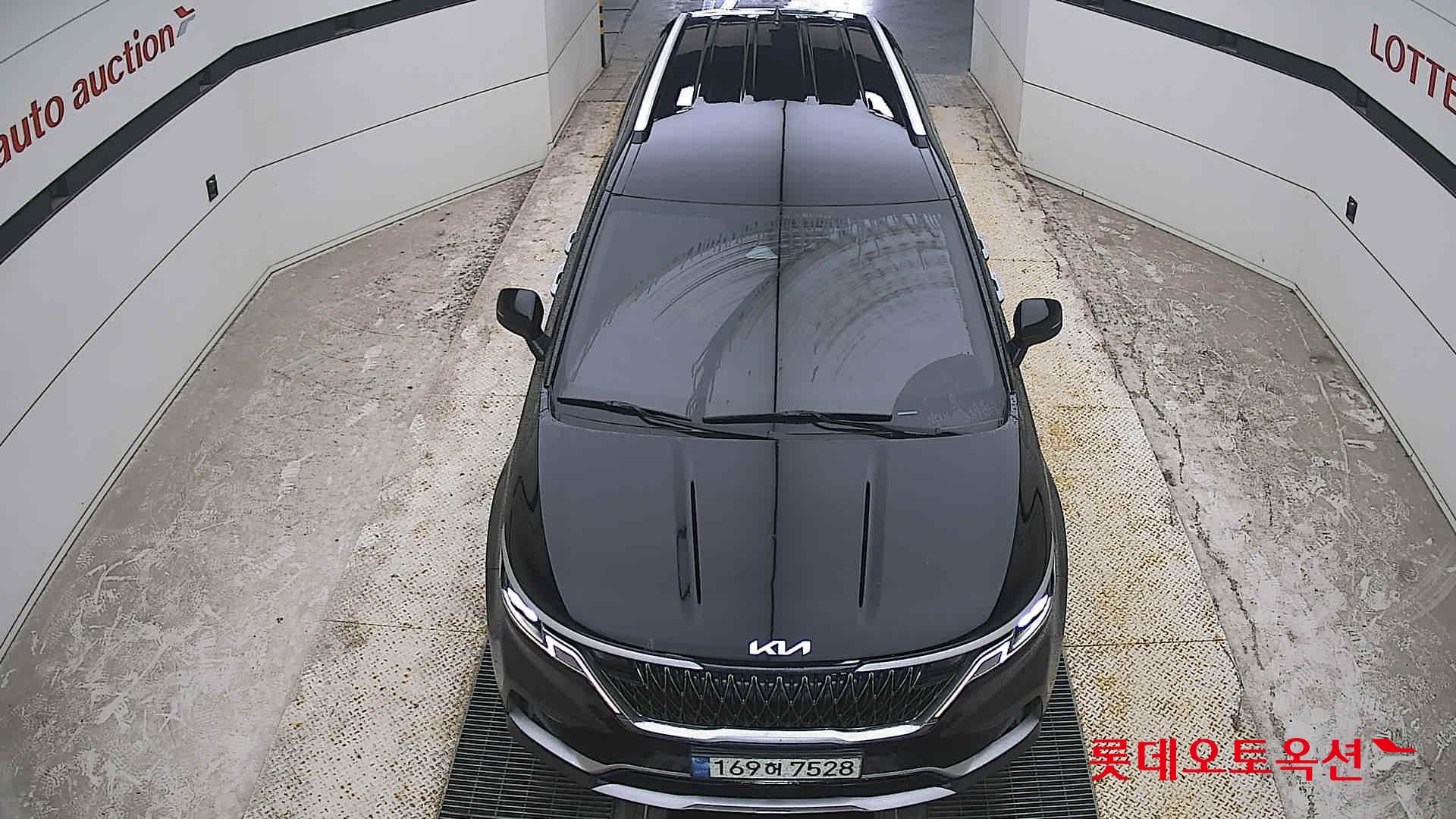 2023 - kia carnival