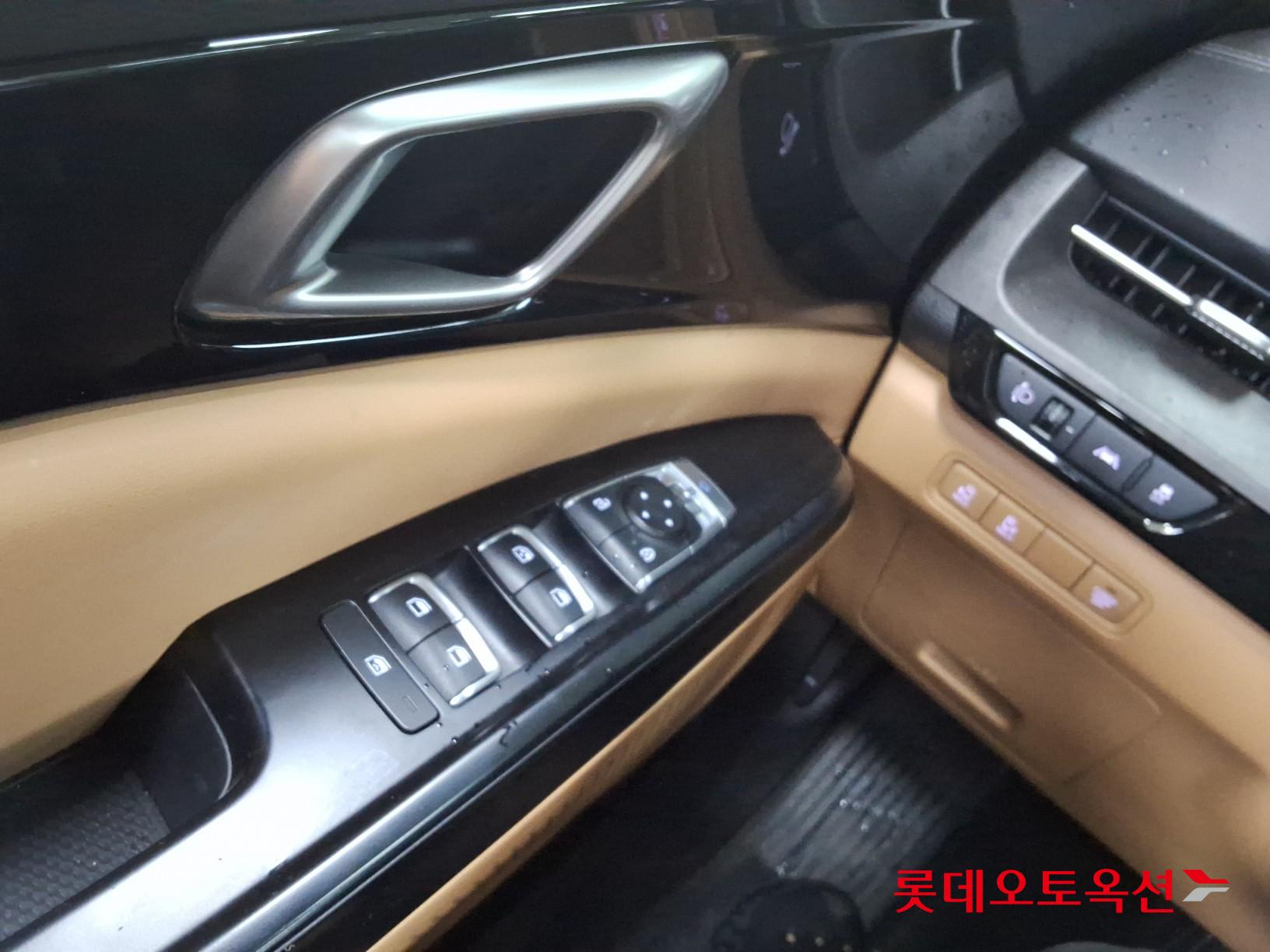 2023 - kia carnival