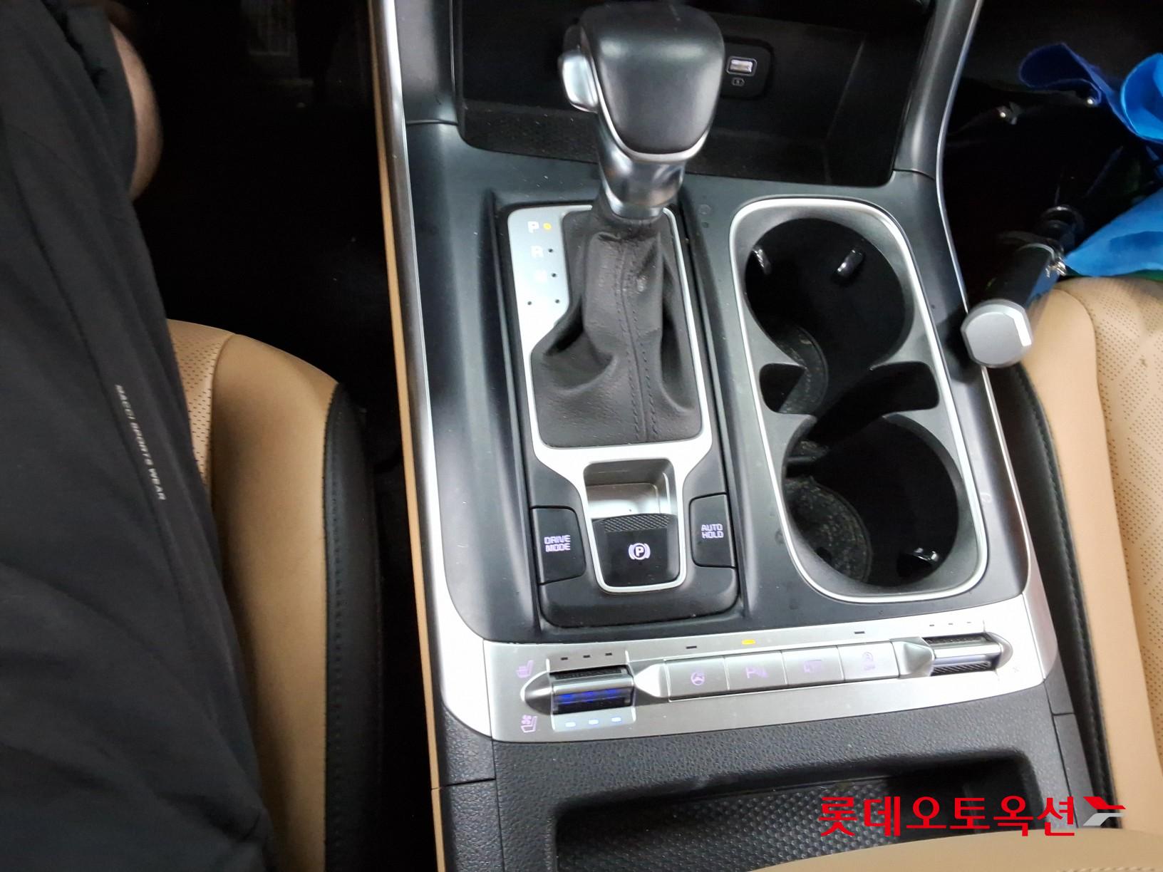 2023 - kia carnival