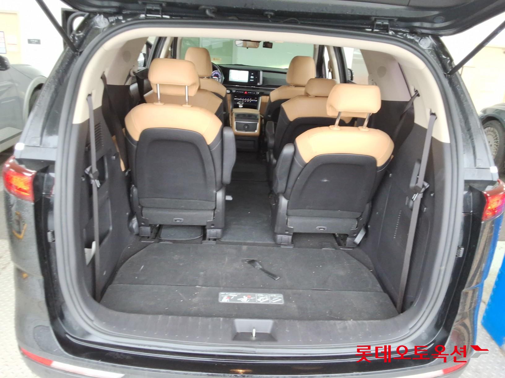 2023 - kia carnival