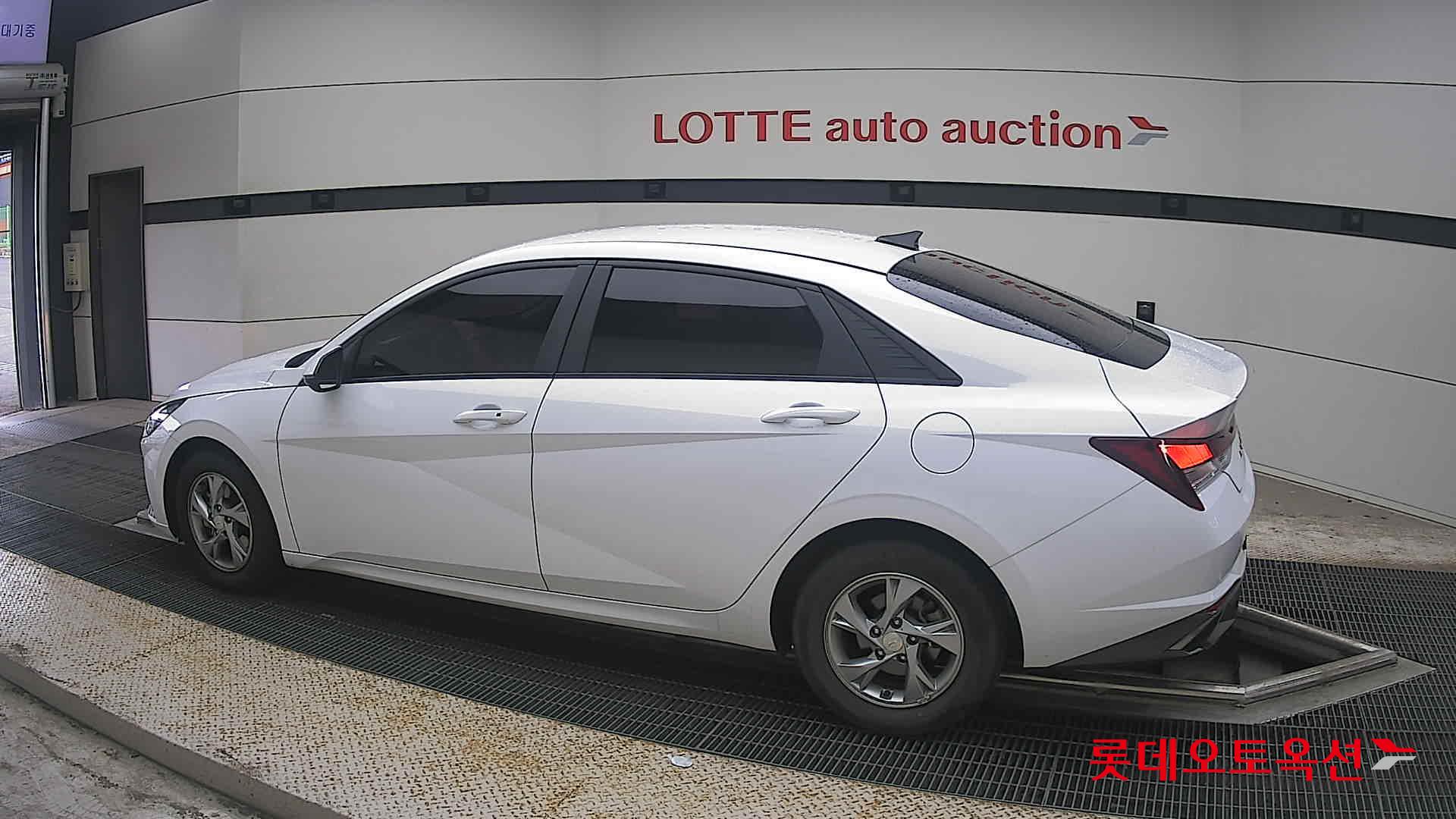 2021 - hyundai avante