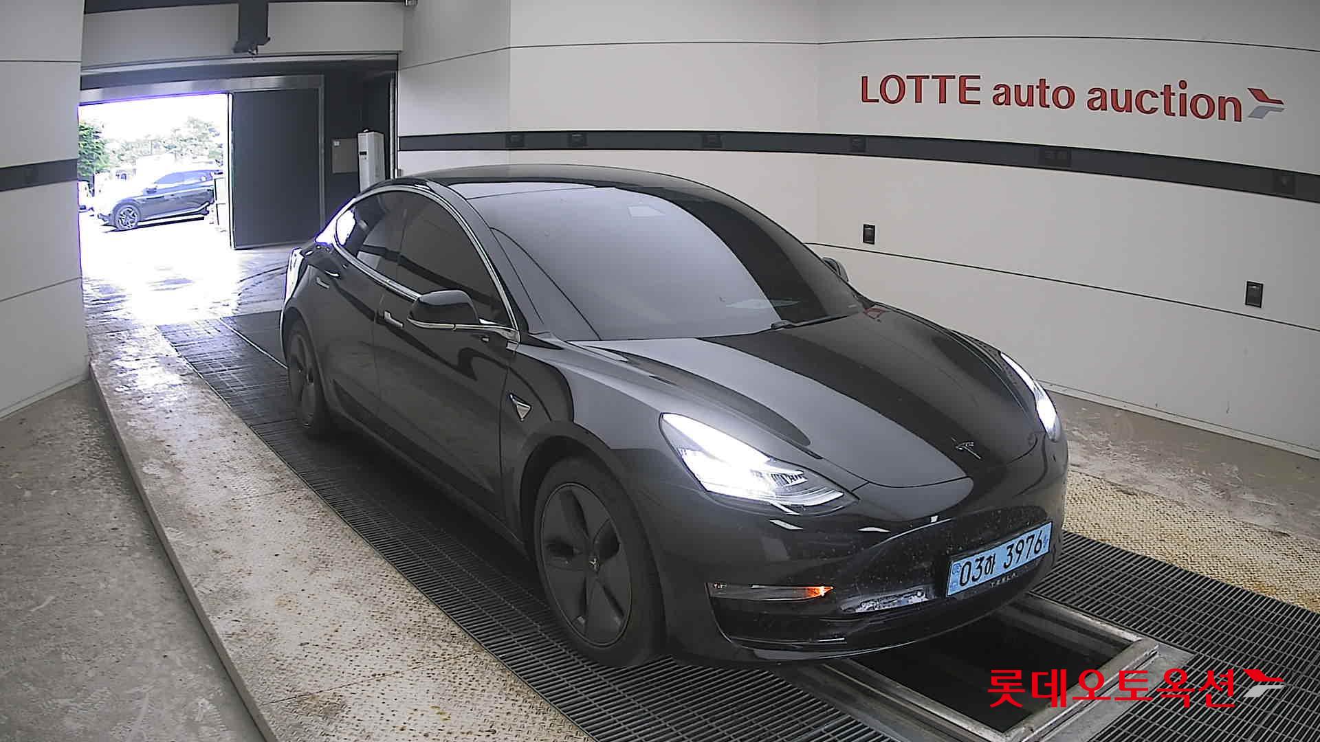 2020 - tesla model 3