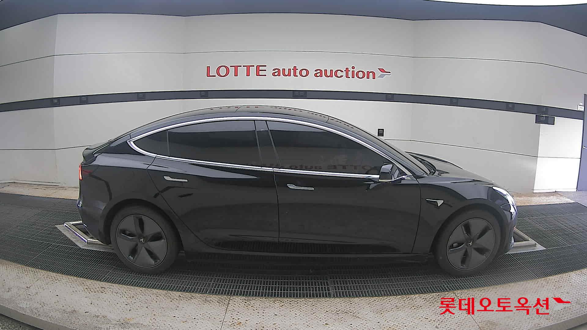 2020 - tesla model 3