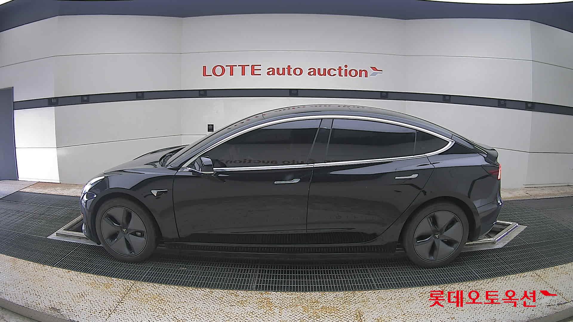 2020 - tesla model 3