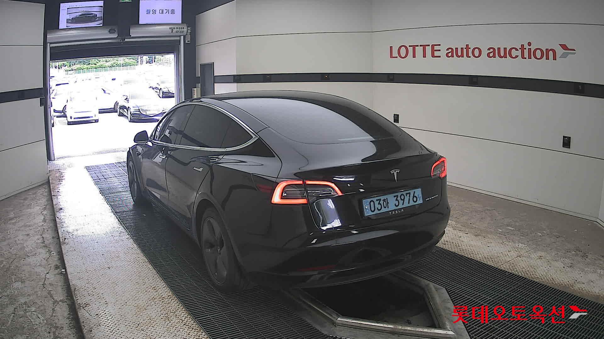 2020 - tesla model 3