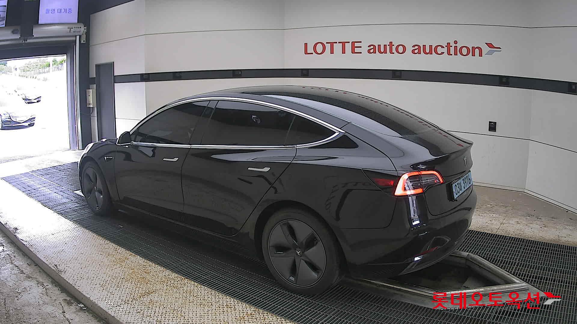 2020 - tesla model 3