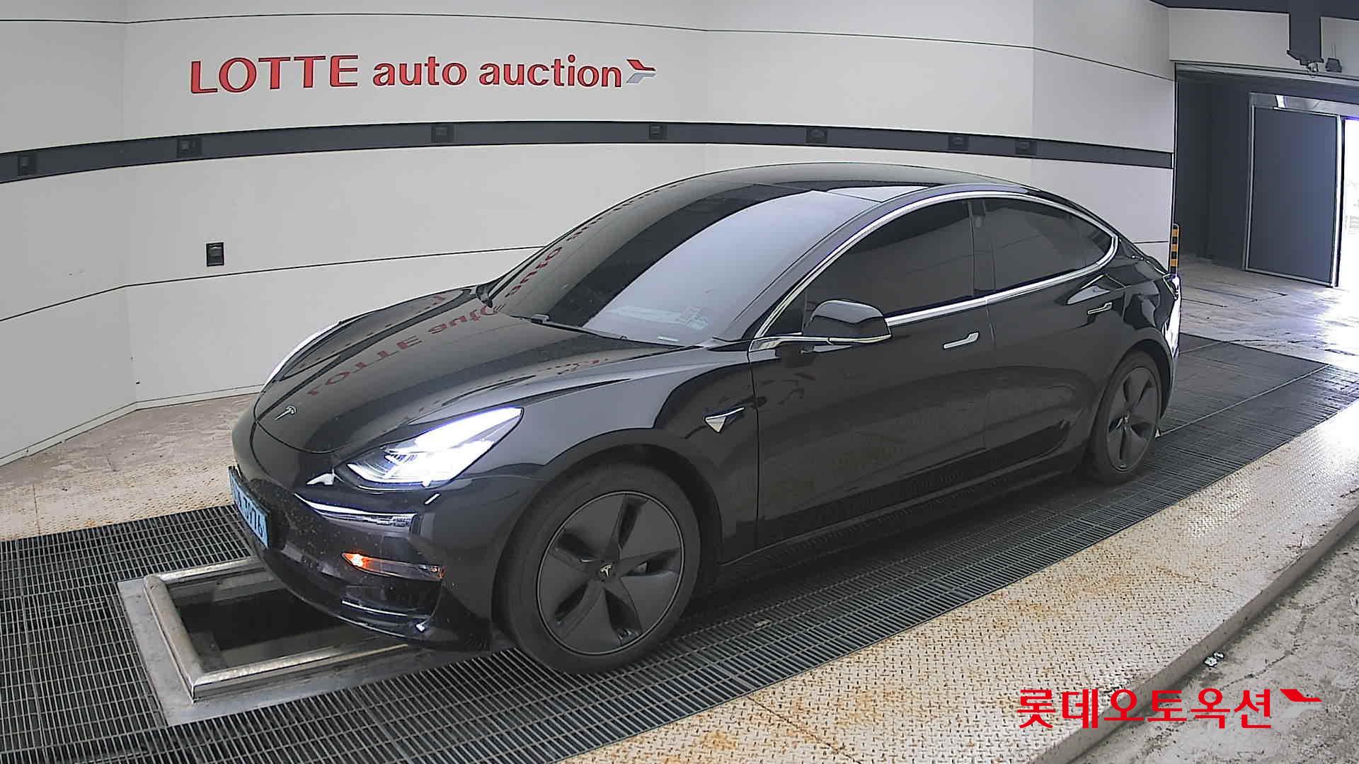 2020 - tesla model 3