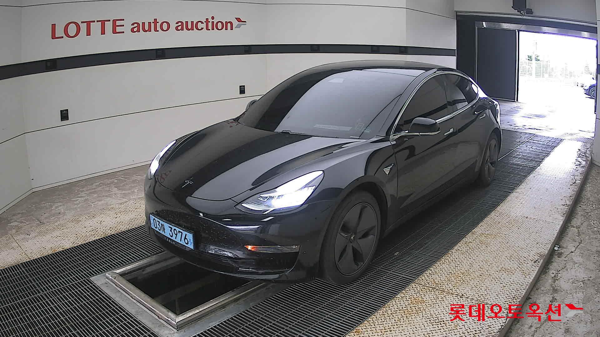 2020 - tesla model 3