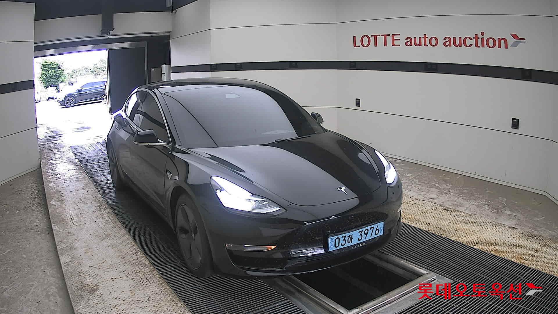 2020 - tesla model 3