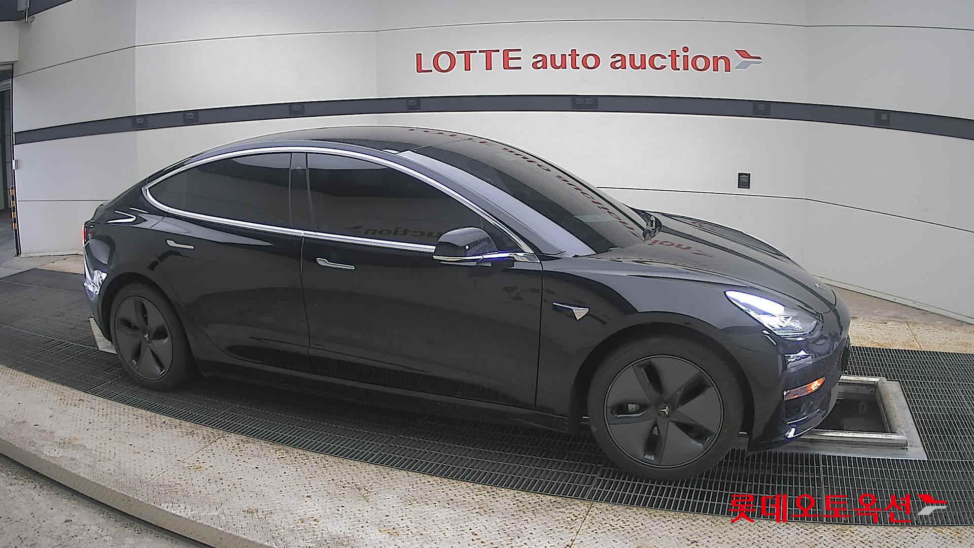 2020 - tesla model 3