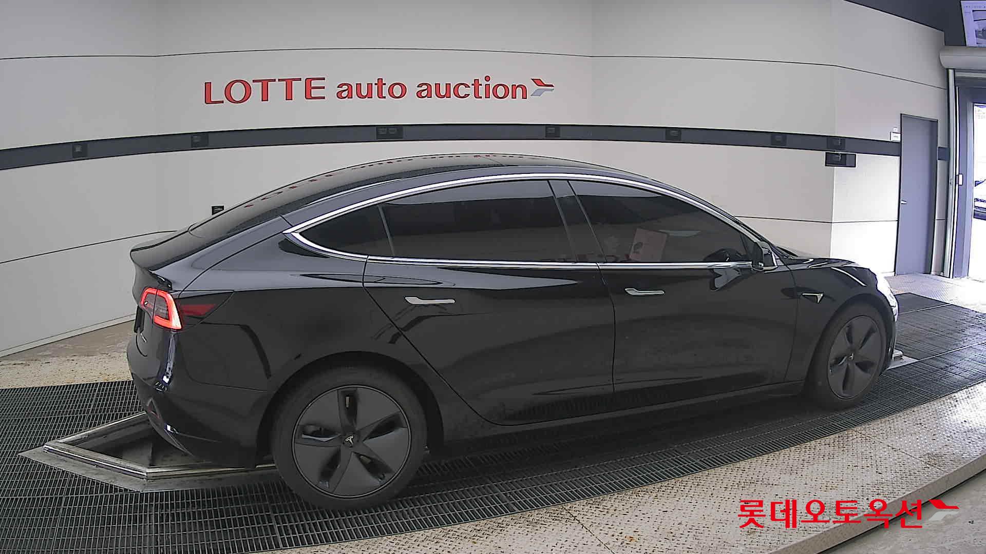 2020 - tesla model 3