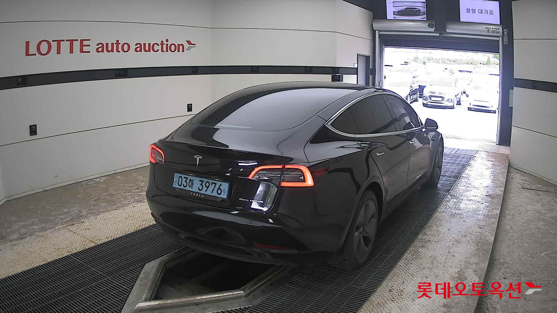 2020 - tesla model 3