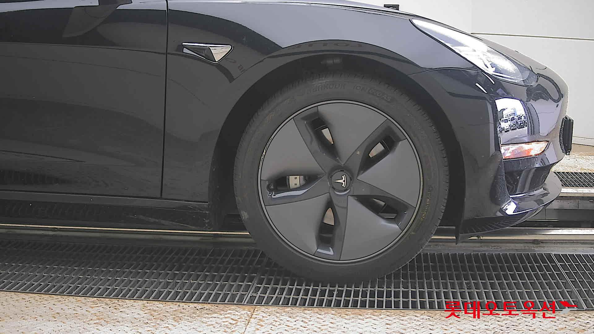 2020 - tesla model 3