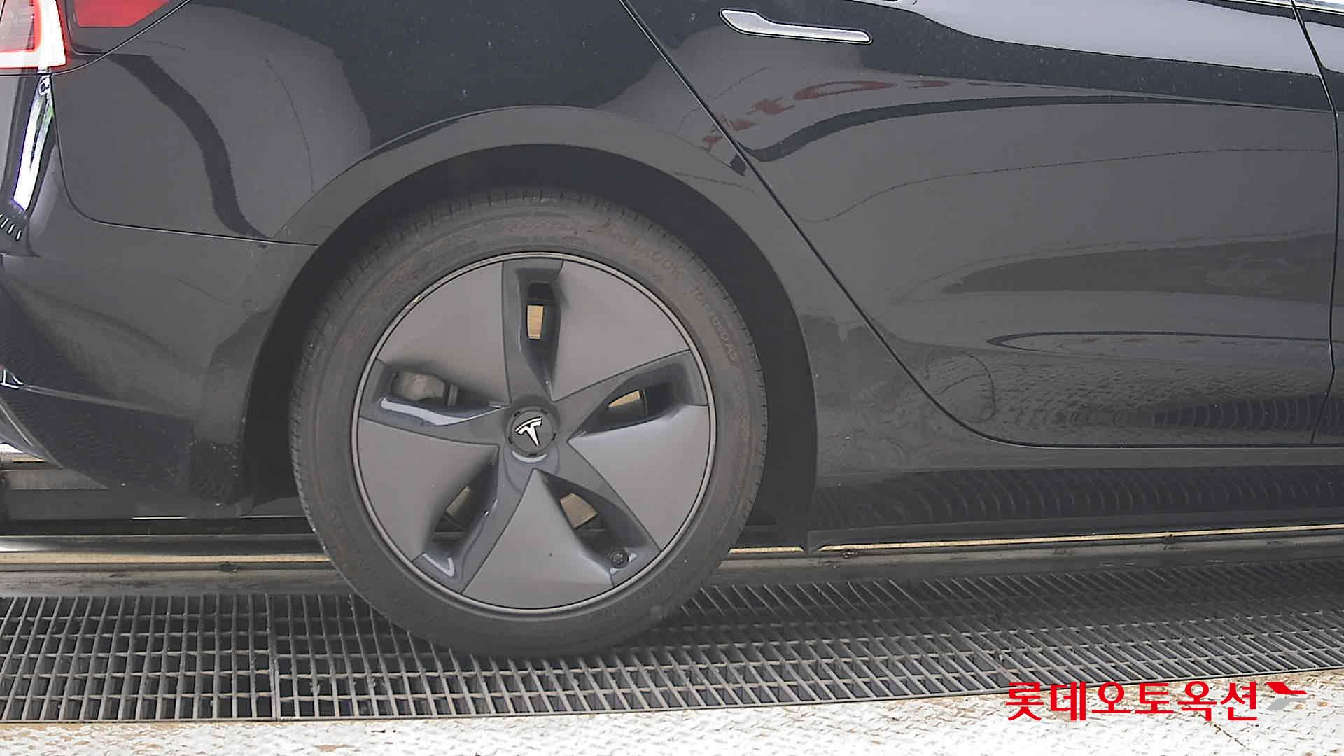 2020 - tesla model 3