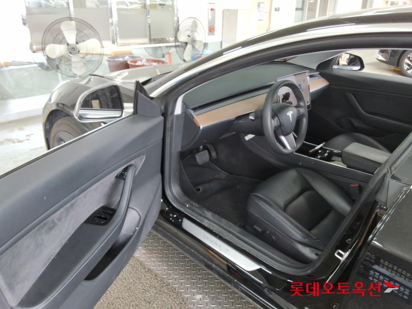 2020 - tesla model 3