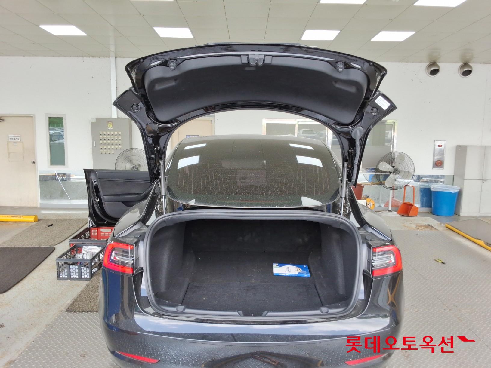2020 - tesla model 3