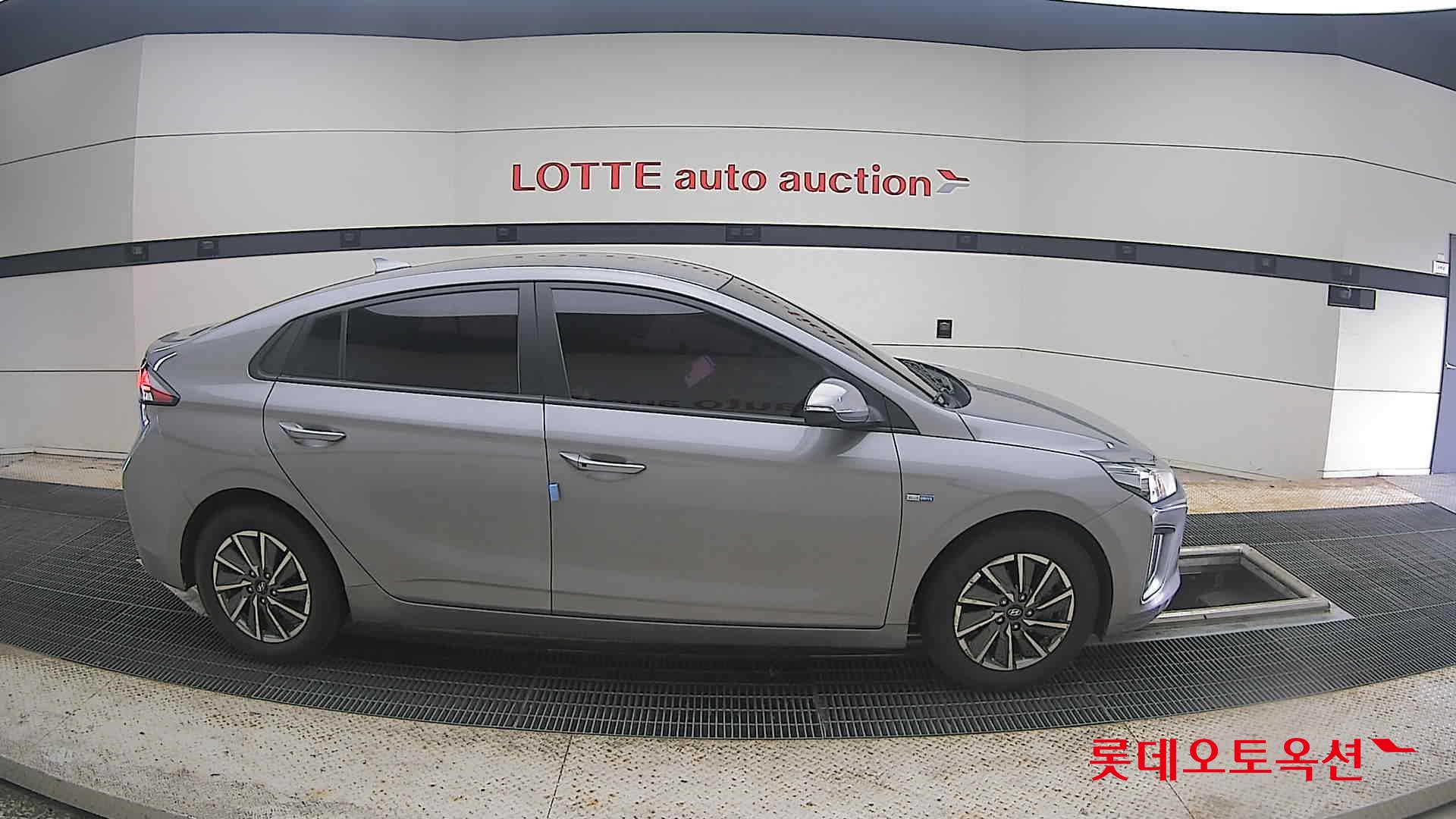 2020 - hyundai ioniq