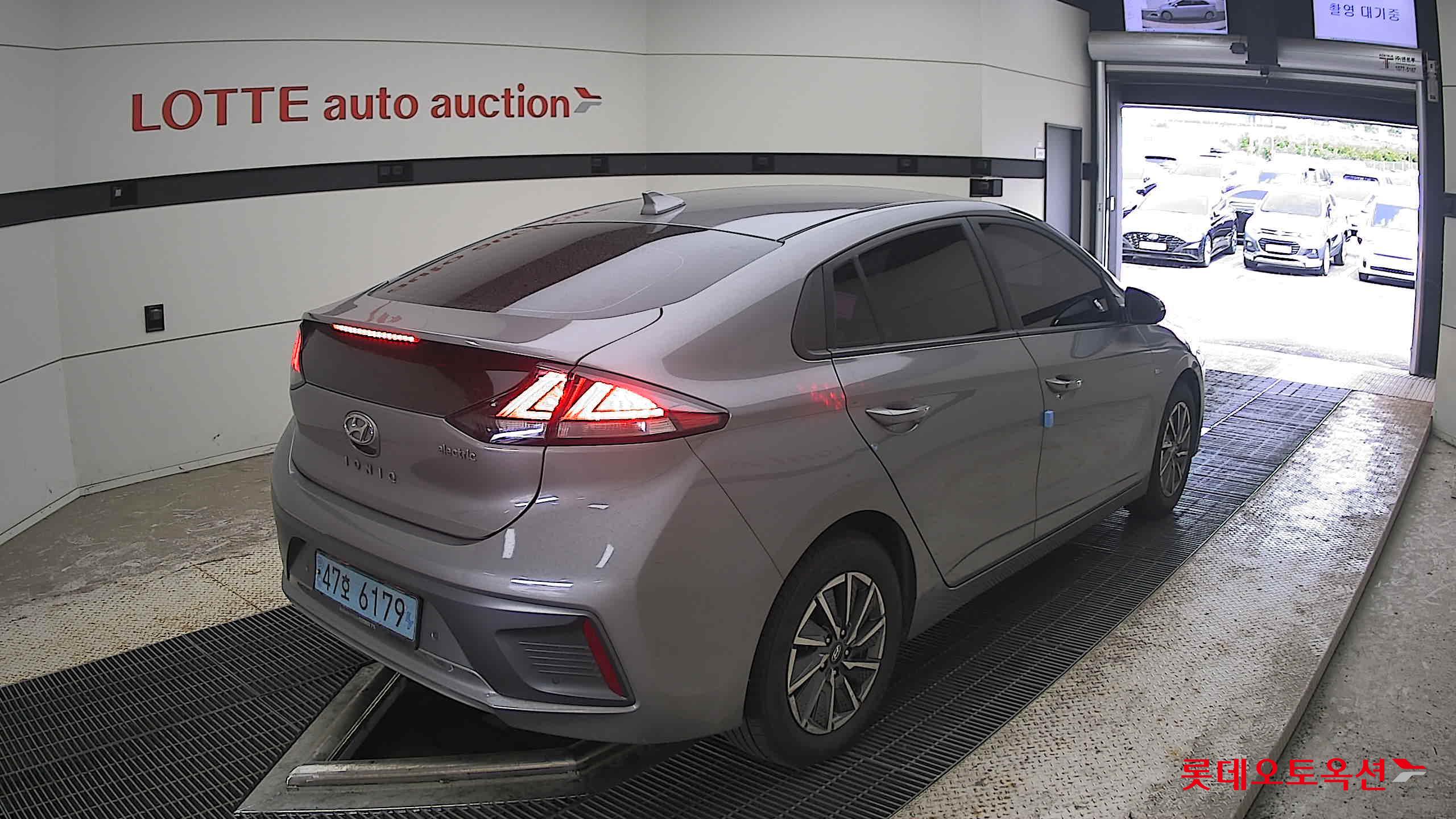 2020 - hyundai ioniq