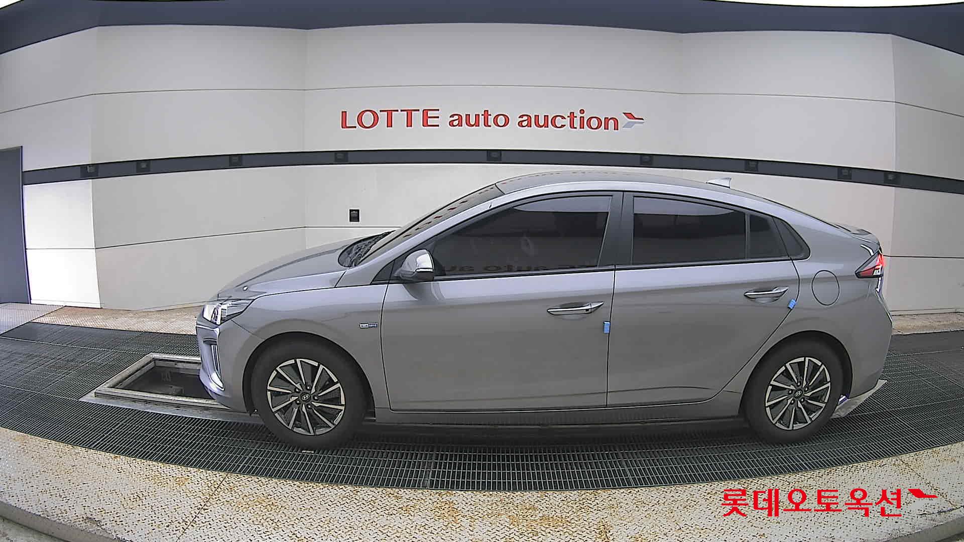 2020 - hyundai ioniq