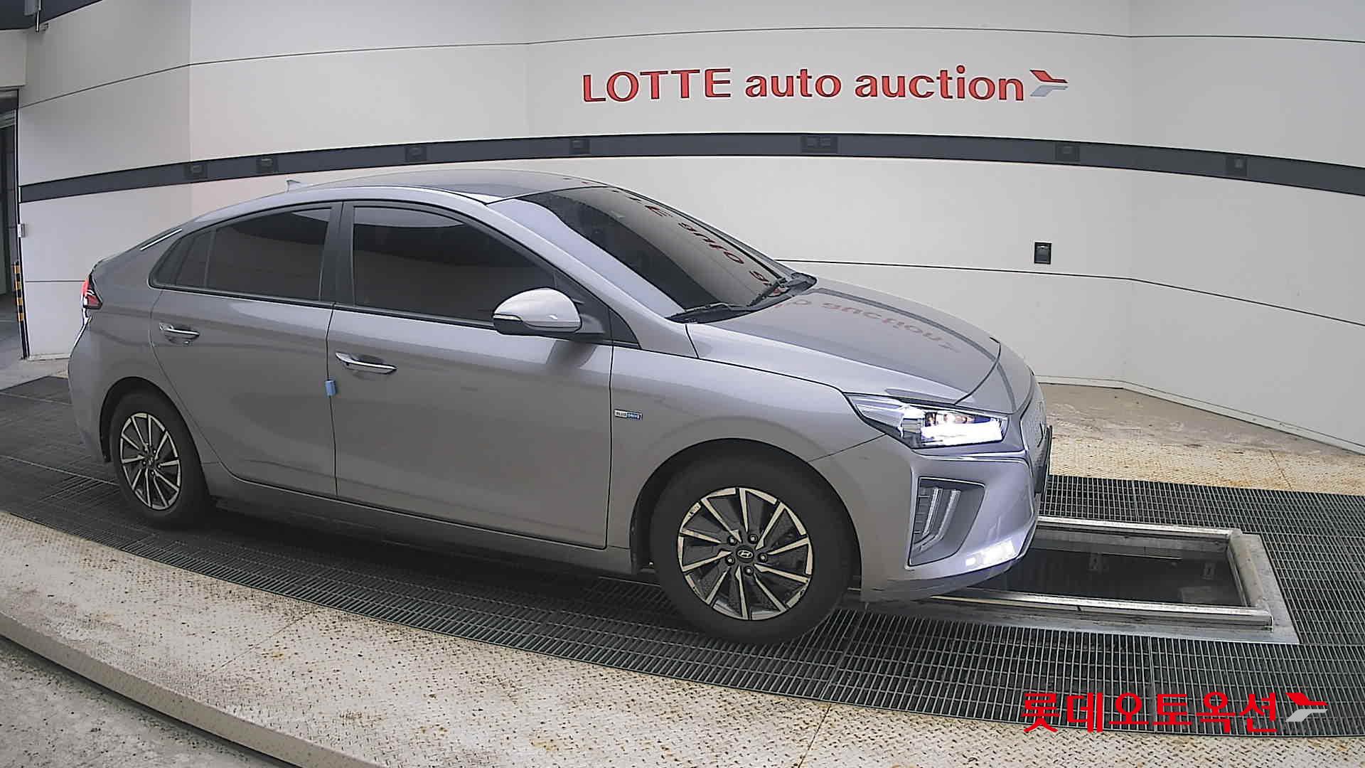 2020 - hyundai ioniq