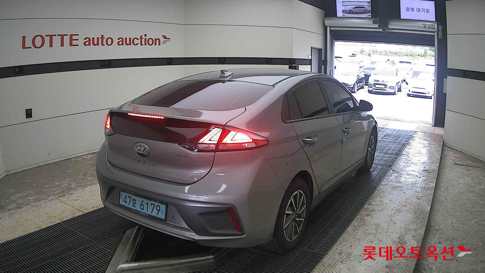 2020 - hyundai ioniq
