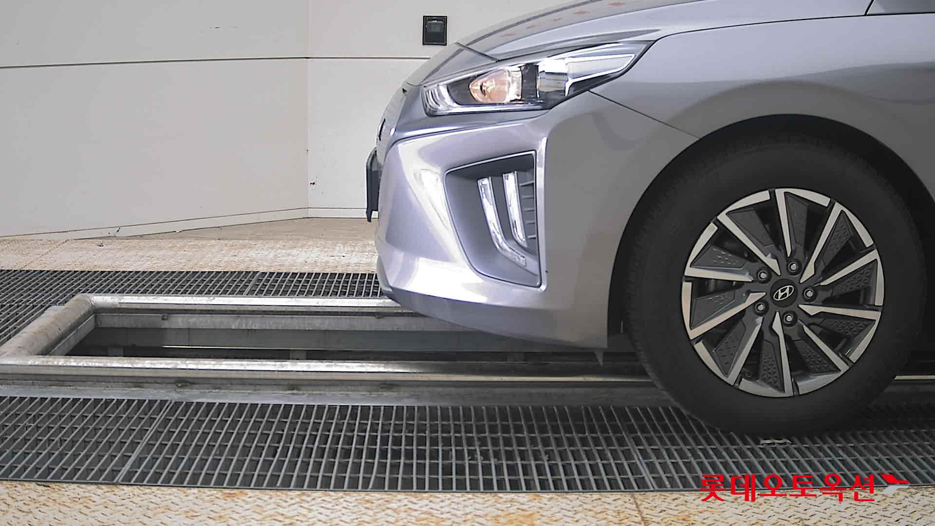 2020 - hyundai ioniq