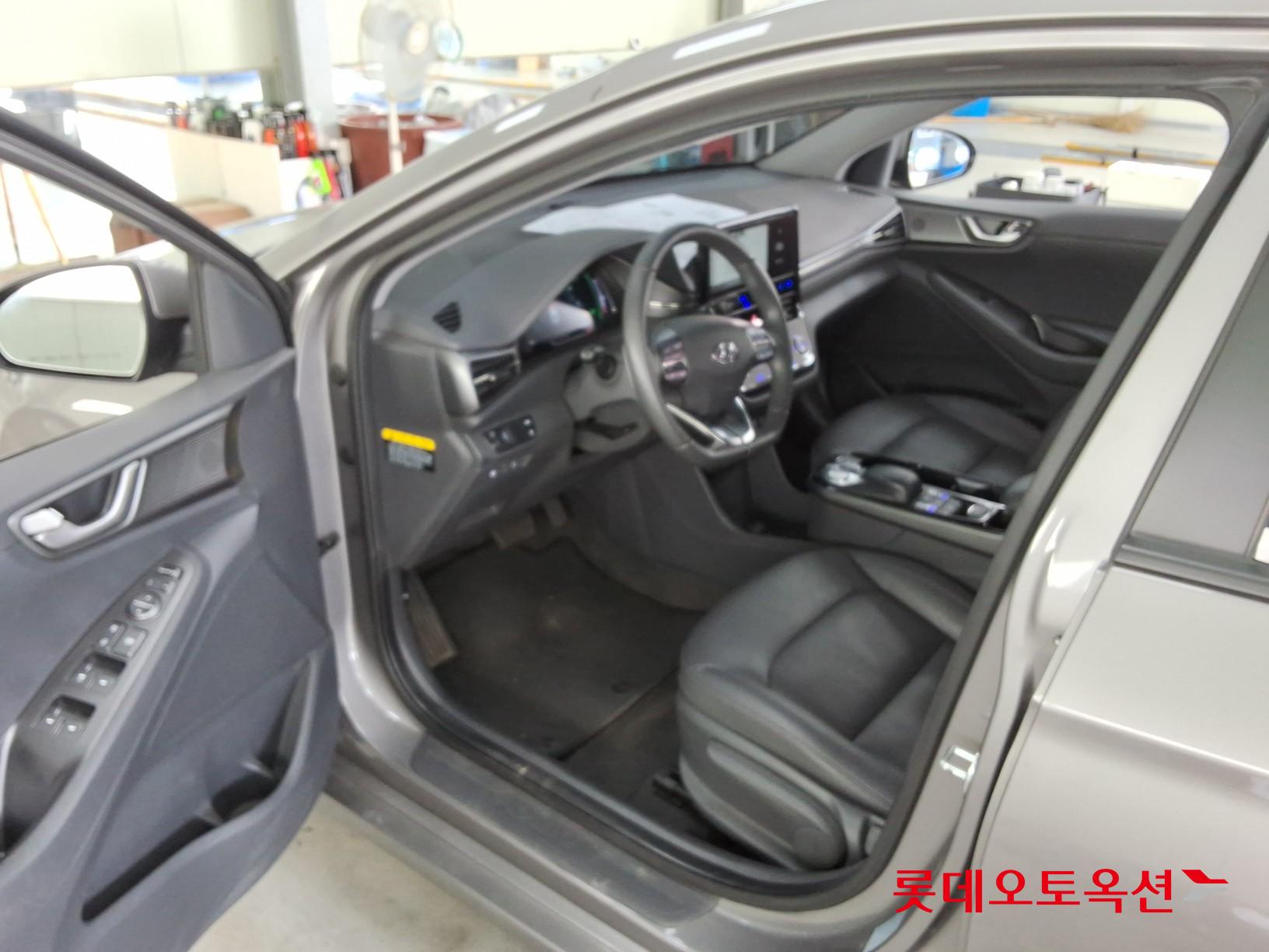 2020 - hyundai ioniq