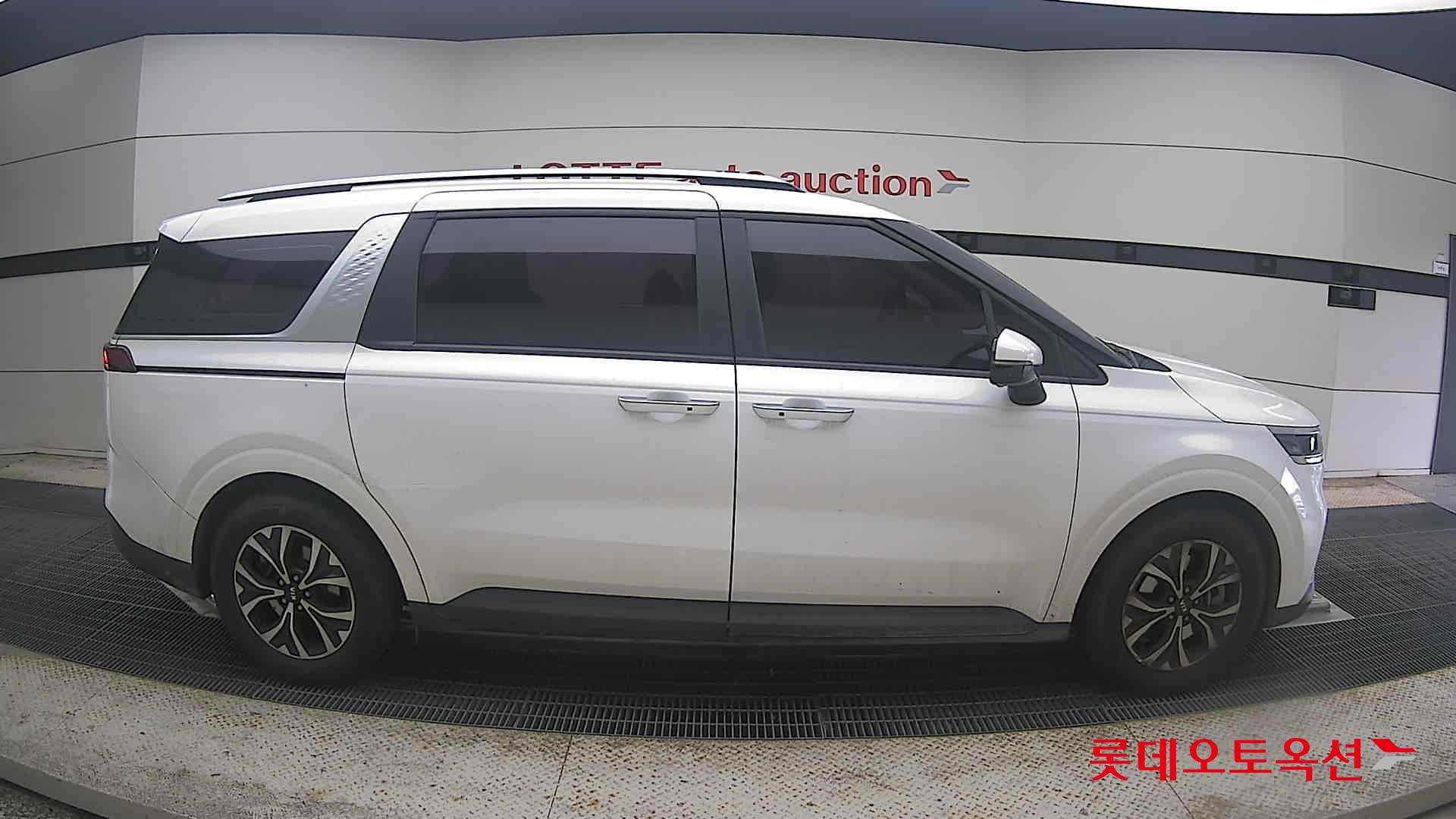 2021 - kia carnival