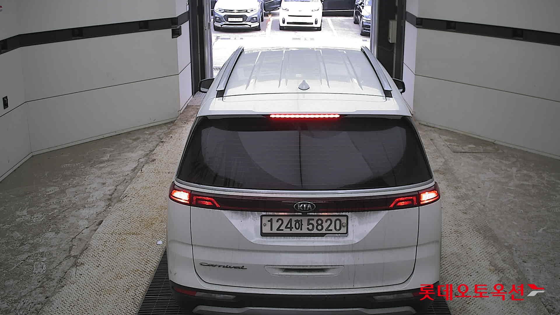 2021 - kia carnival