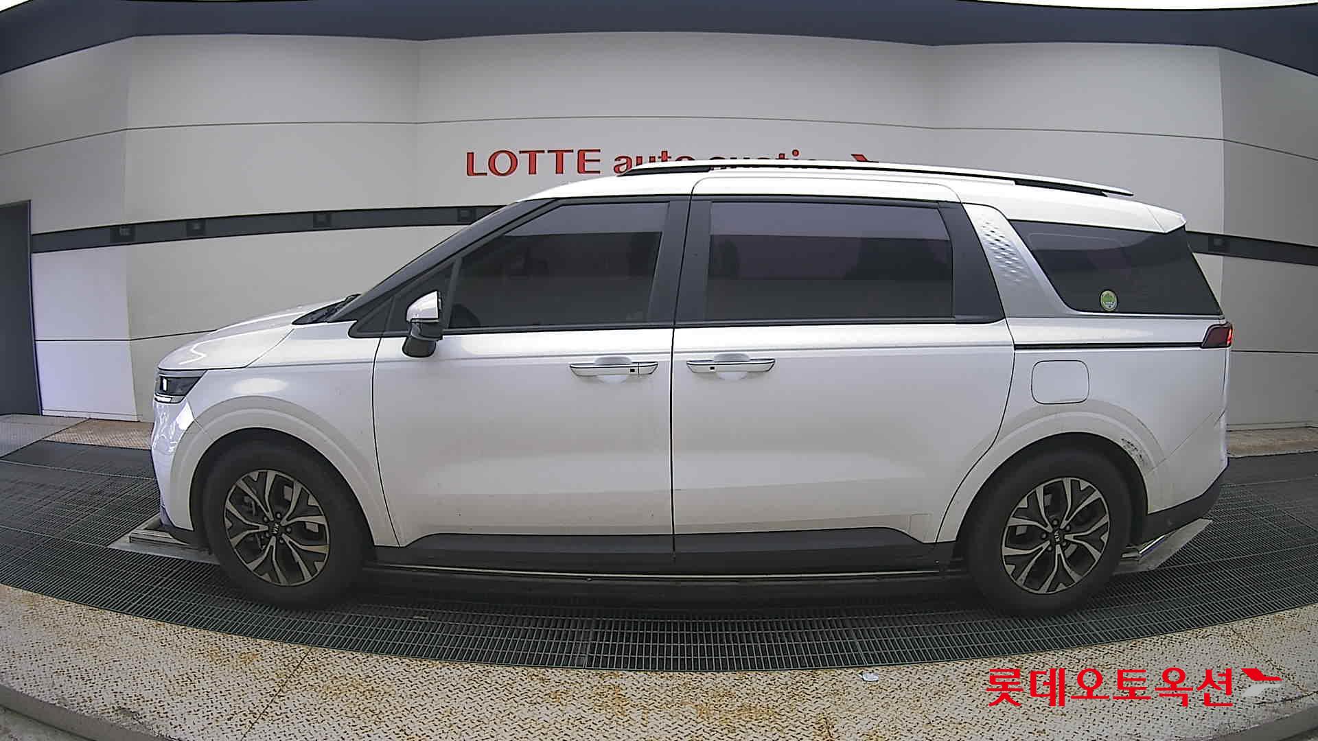 2021 - kia carnival