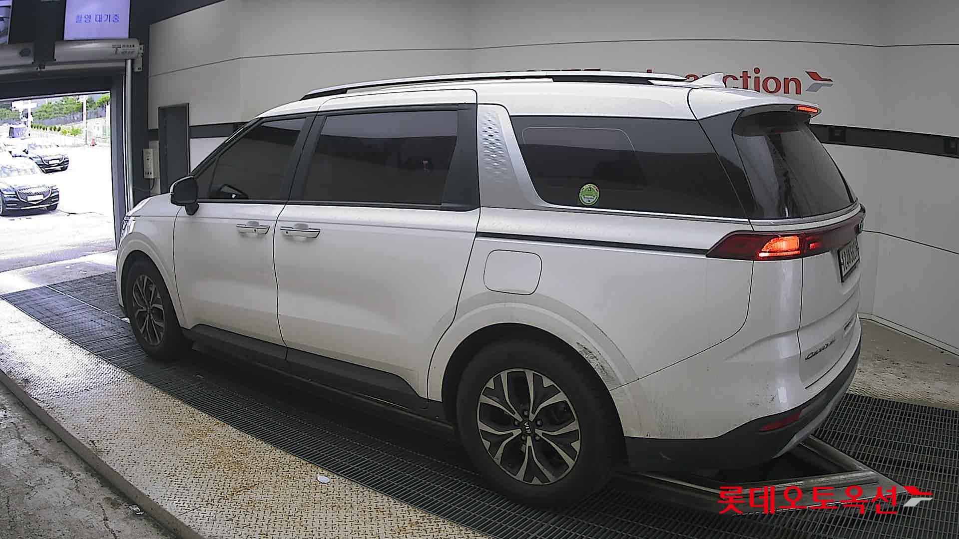 2021 - kia carnival