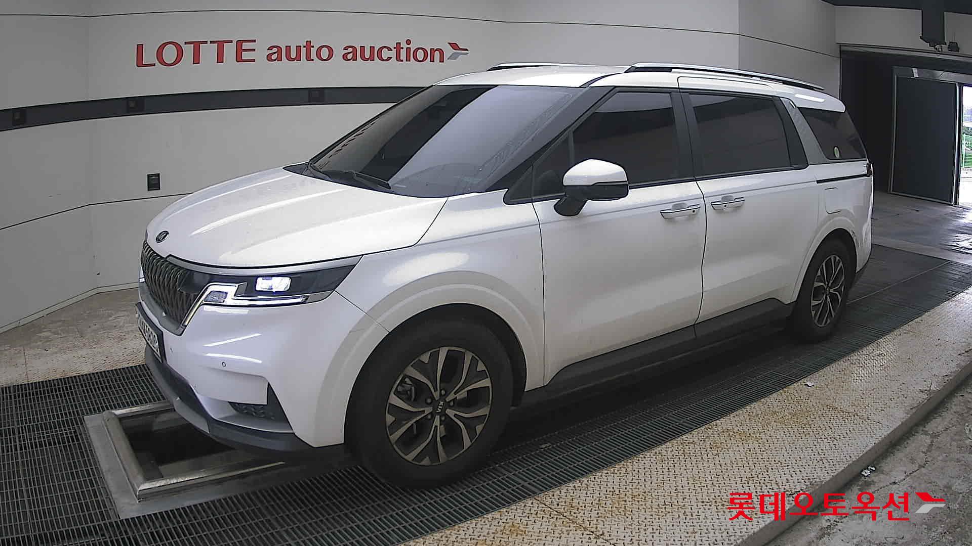 2021 - kia carnival