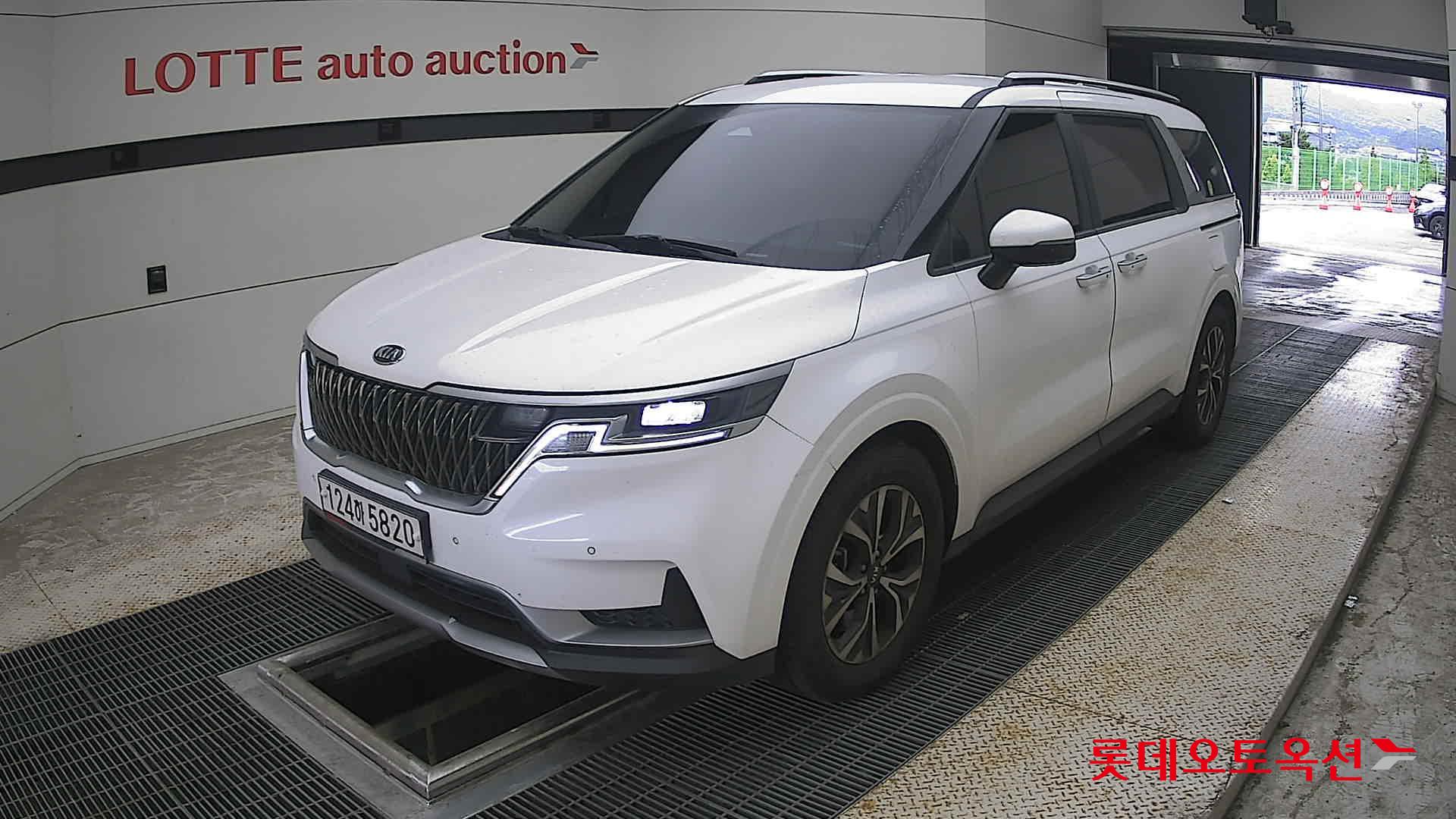 2021 - kia carnival