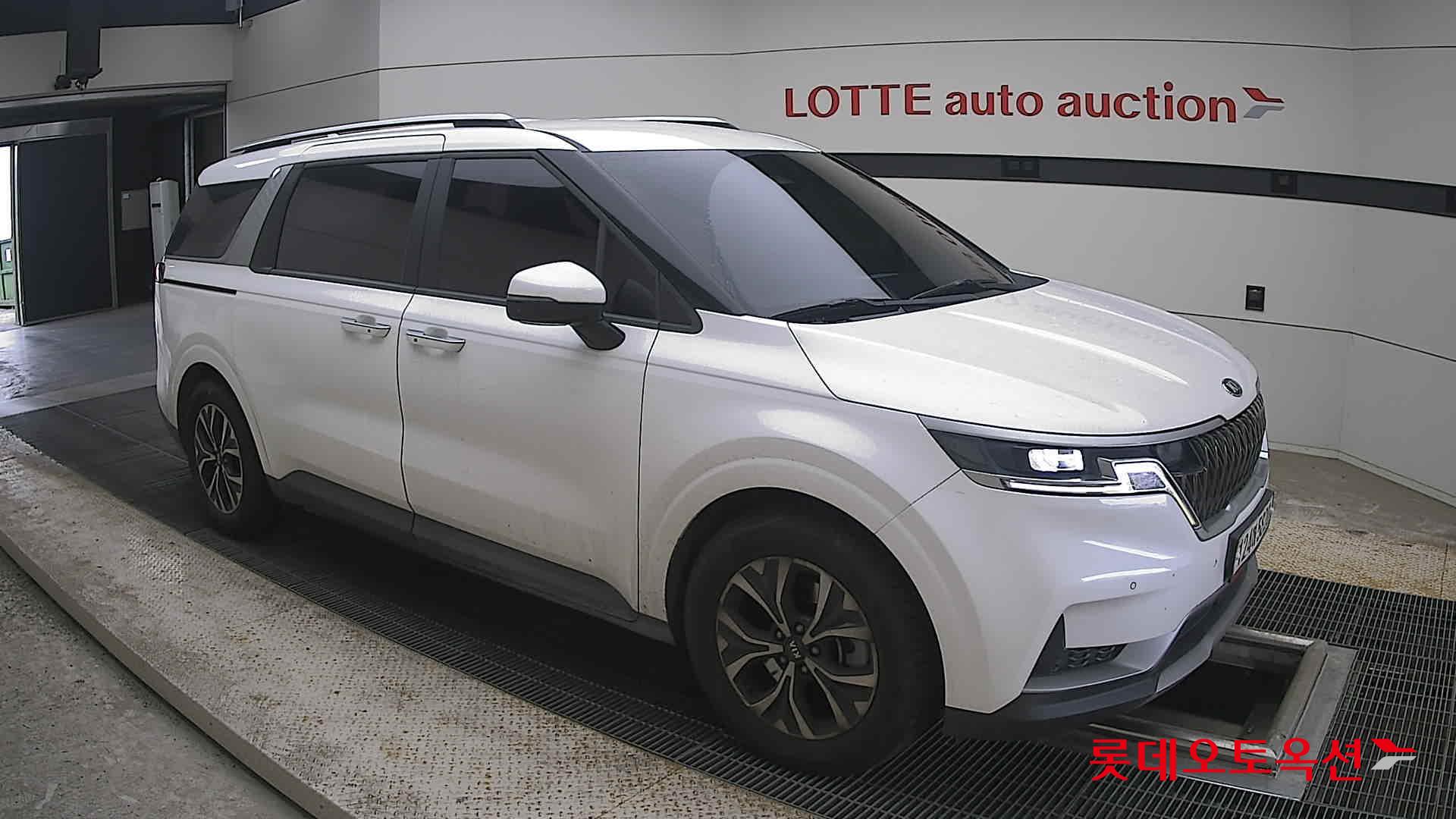 2021 - kia carnival