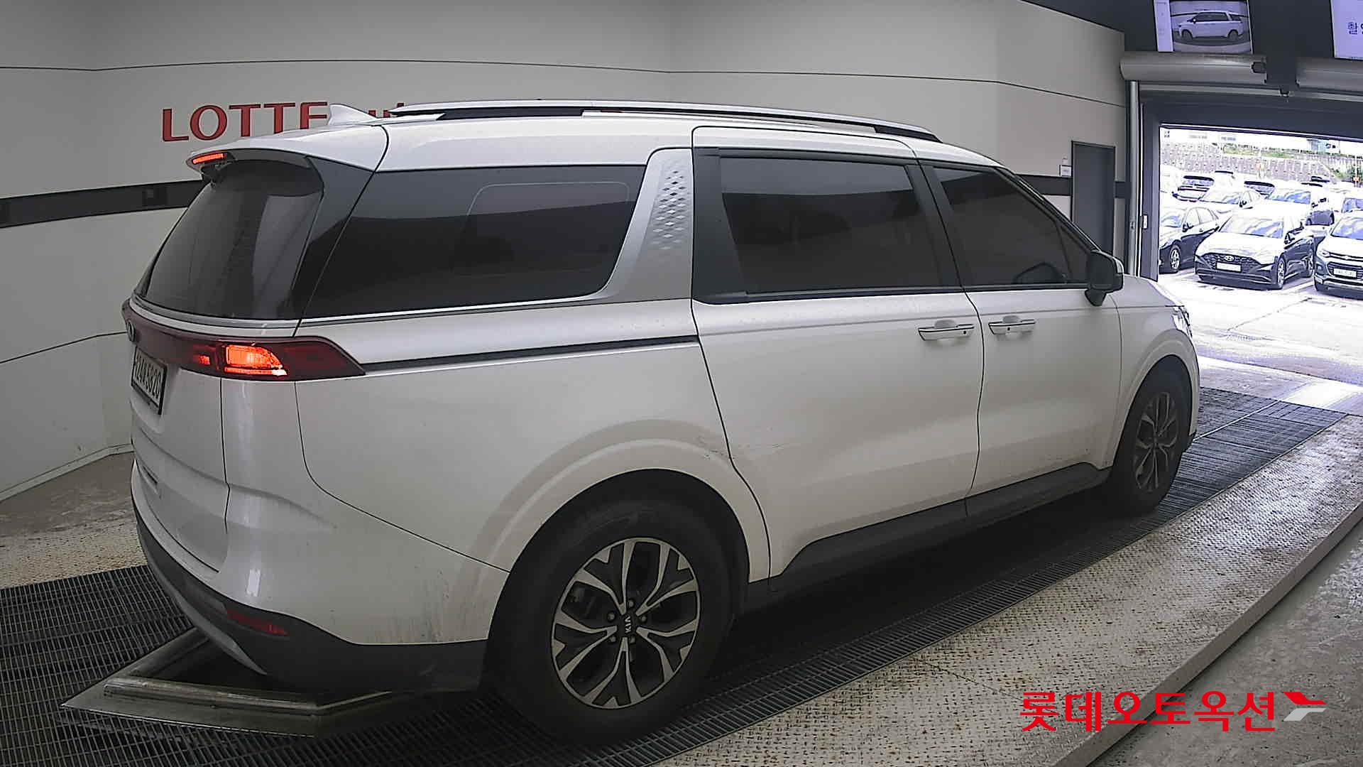 2021 - kia carnival