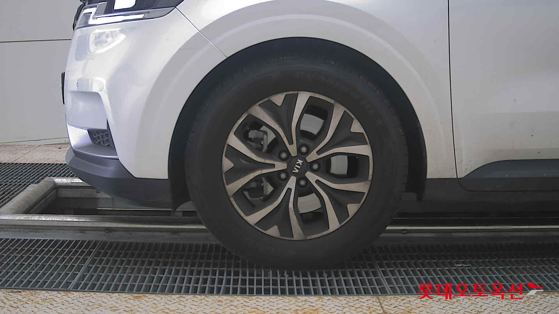2021 - kia carnival