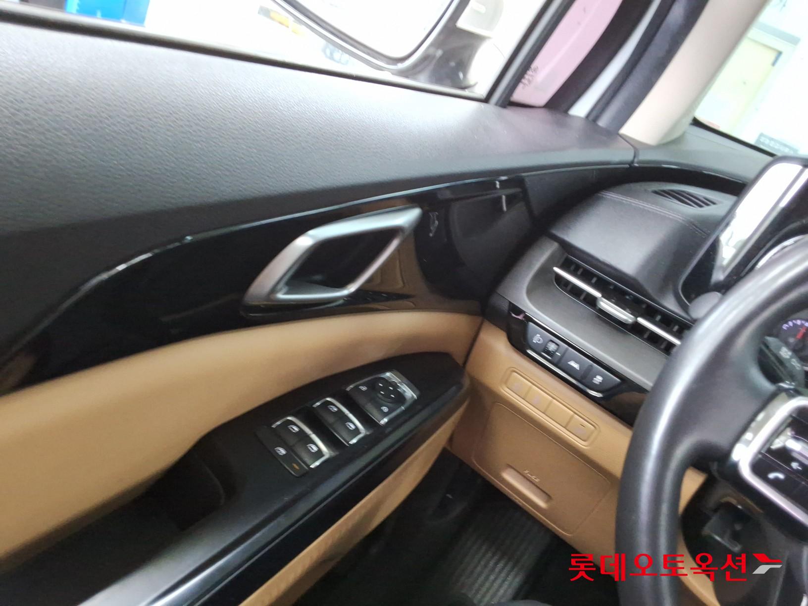 2021 - kia carnival