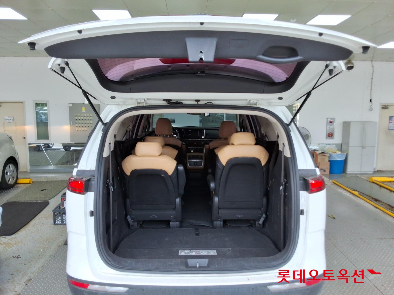 2021 - kia carnival