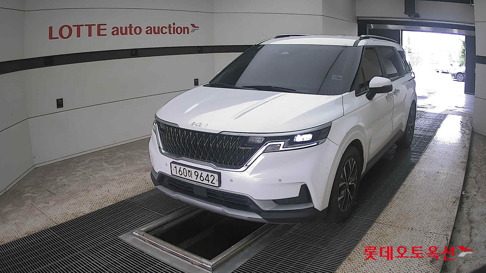 2021 - kia carnival