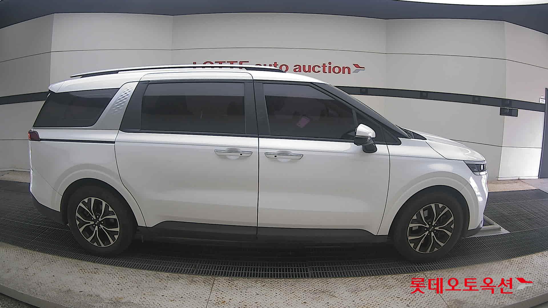 2021 - kia carnival