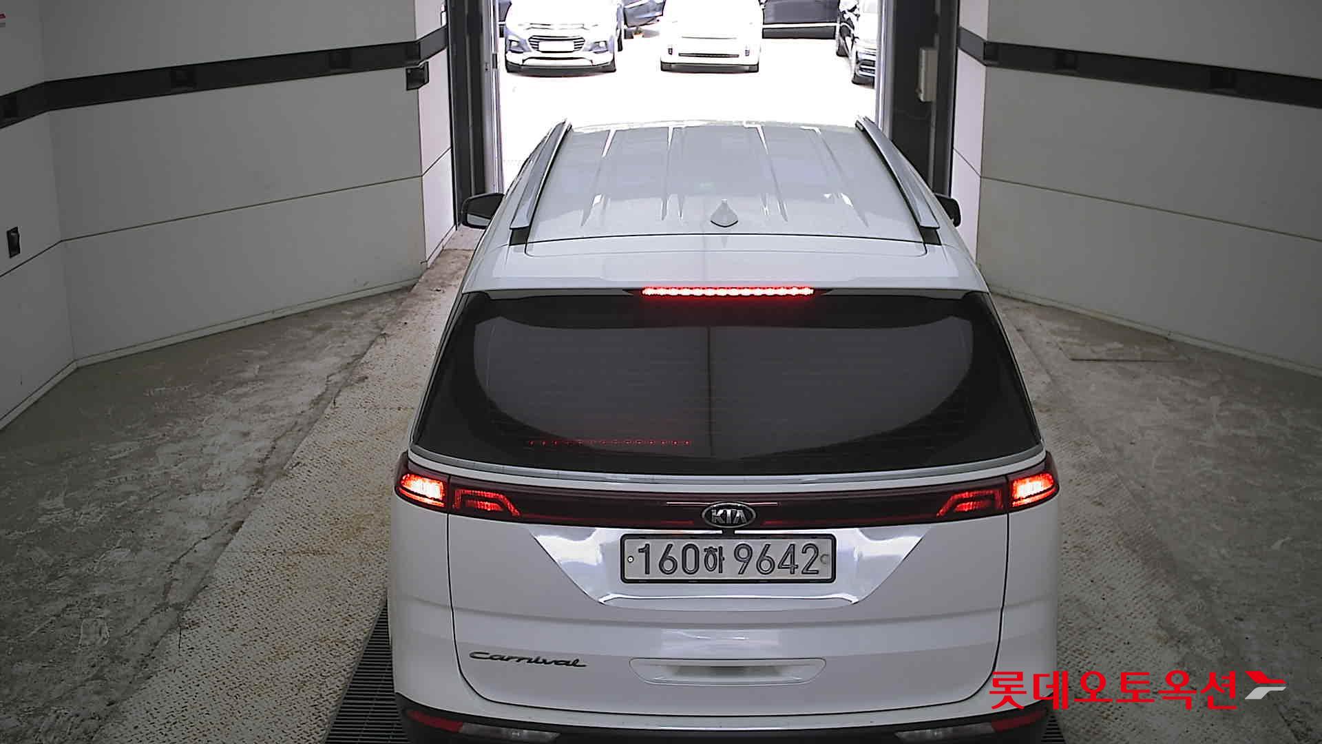 2021 - kia carnival