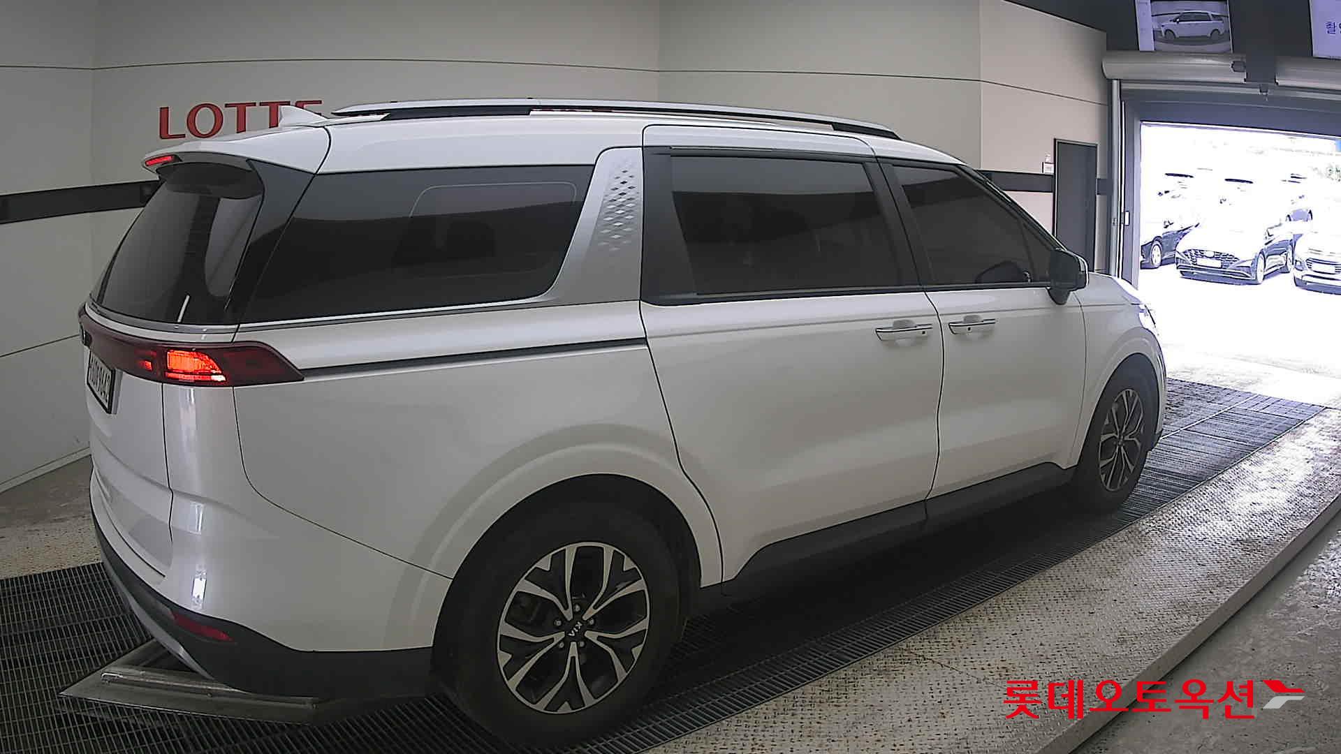 2021 - kia carnival