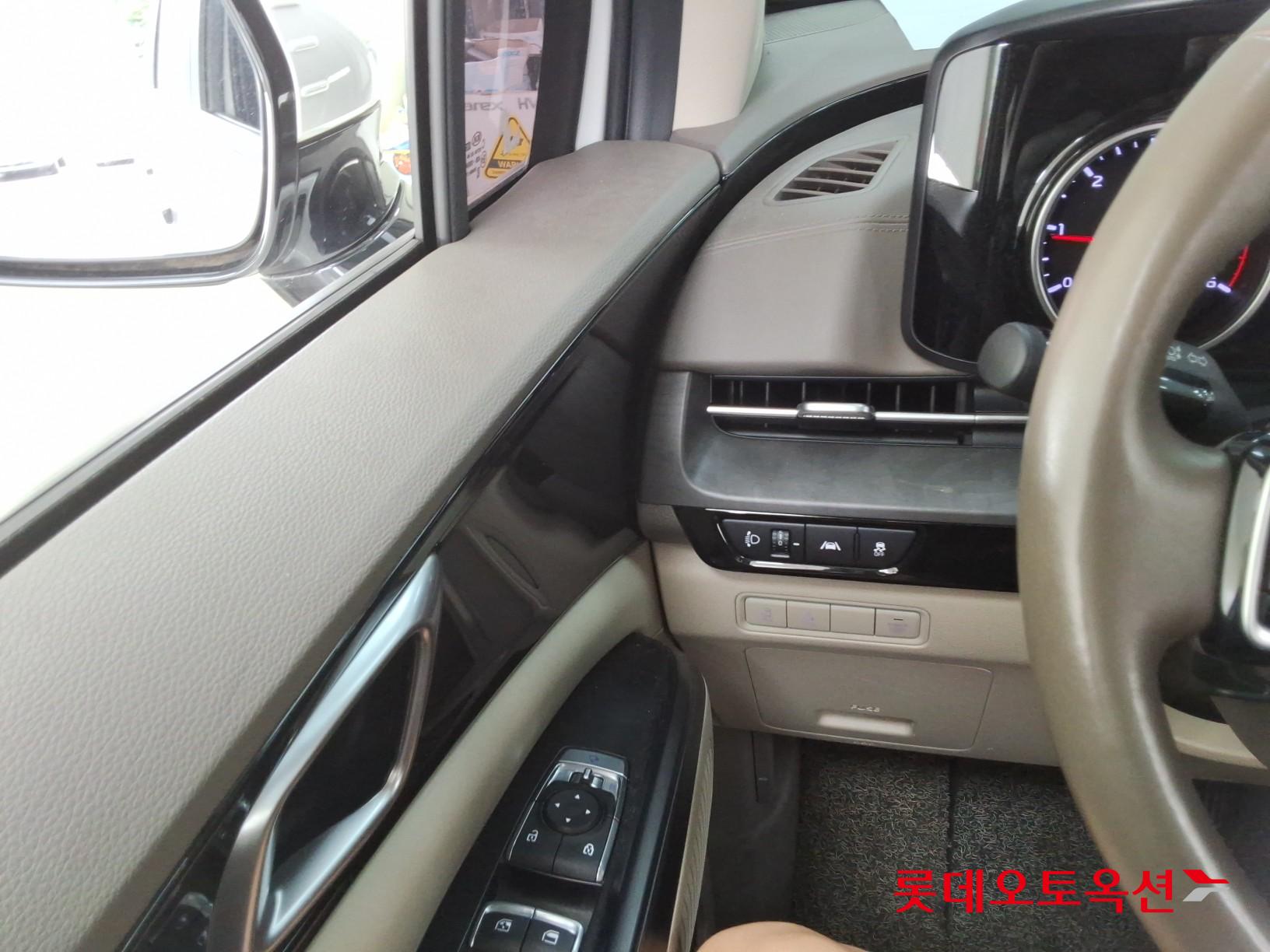 2021 - kia carnival