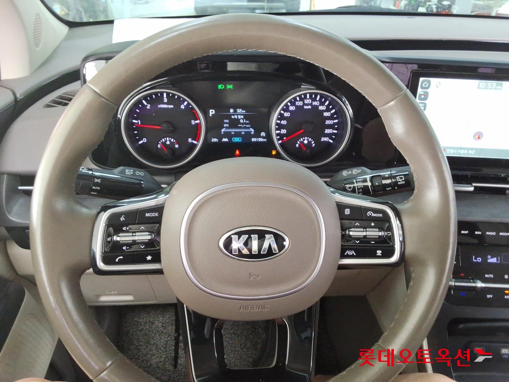 2021 - kia carnival