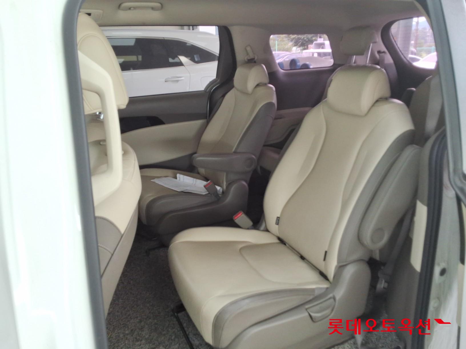 2021 - kia carnival