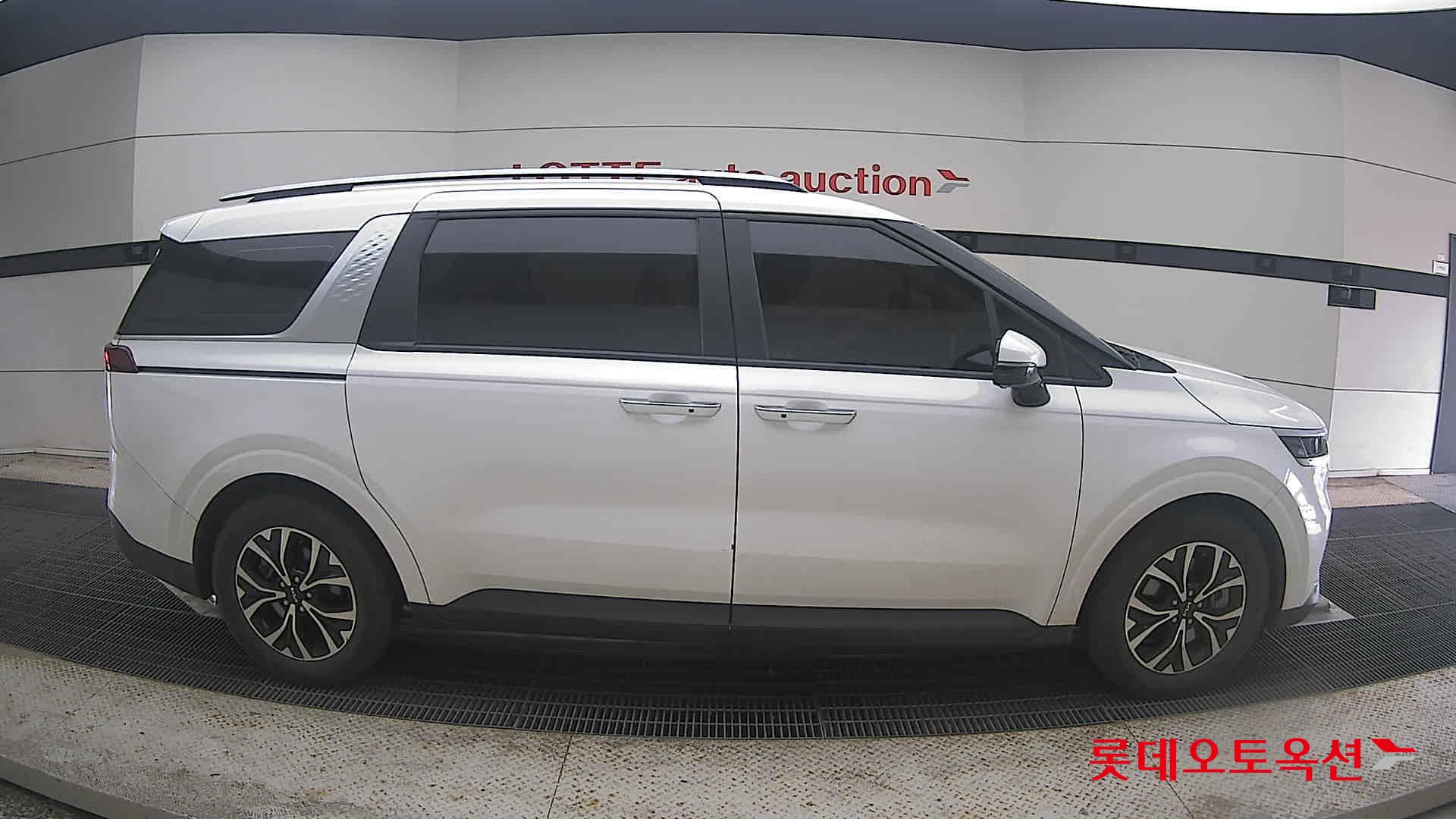 2022 - kia carnival