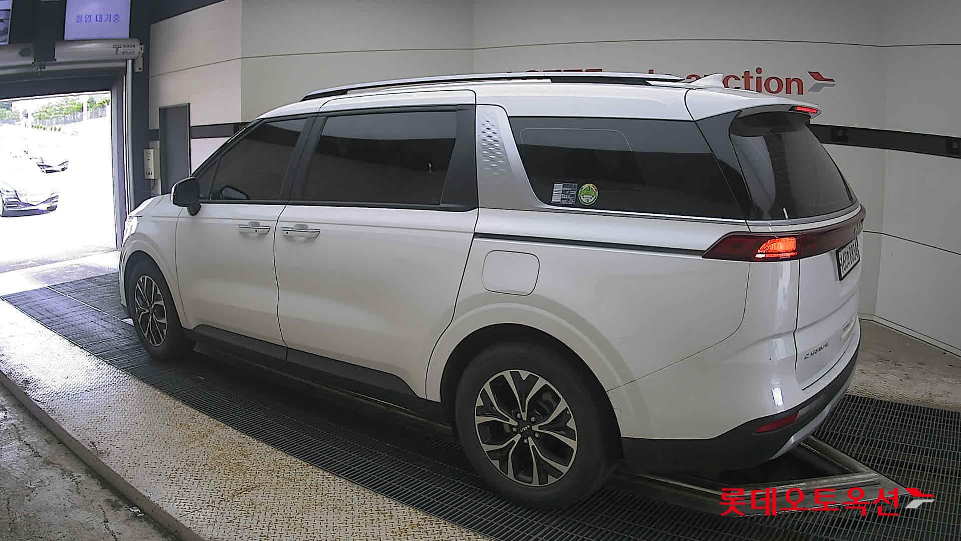 2022 - kia carnival