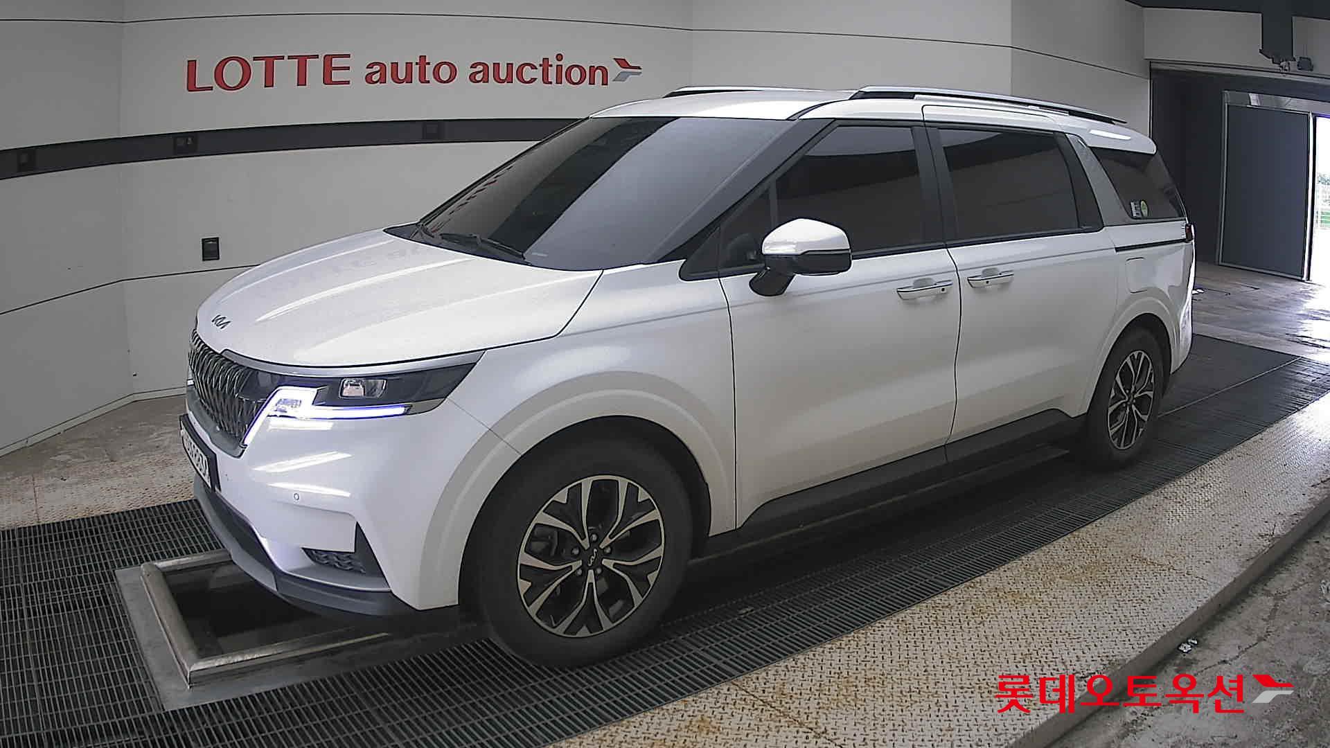 2022 - kia carnival